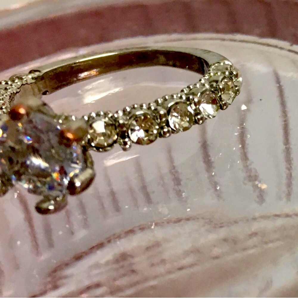 💎Shine💎Super Sparkle Silver Crystal Women's Ring Cured longer wear for Price.